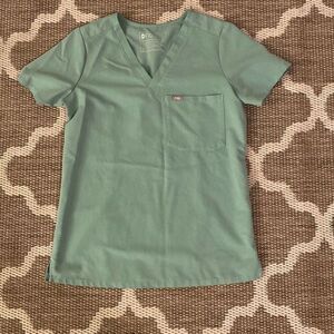 Figs scrubs top women’s size extra small